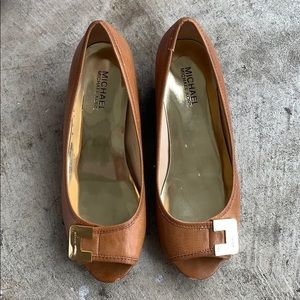 Low wedge tan Michael kors shoes